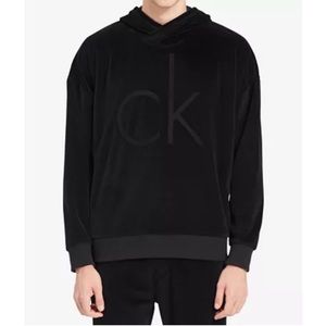 Calvin Klein
BlackOversized Cocoon Velour Sweater